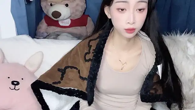 Lili-2 online show from February 2026 02:00:02 PM