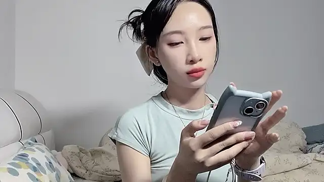 Snapshot of Lili-2 chatting on June 2026 03:57:01 PM Lili-2 online show from June 2026 03:57:01 PM