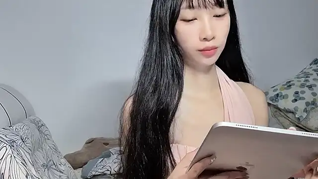 Snapshot of Lili-2 chatting on July 2026 01:37:02 PM Lili-2 online show from July 2026 01:37:02 PM