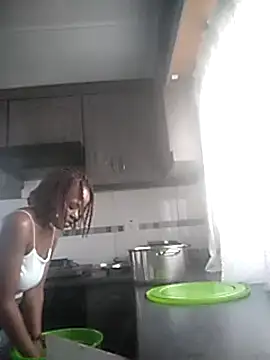 Feathergal69  online show from December 2024 02:59:01 PM