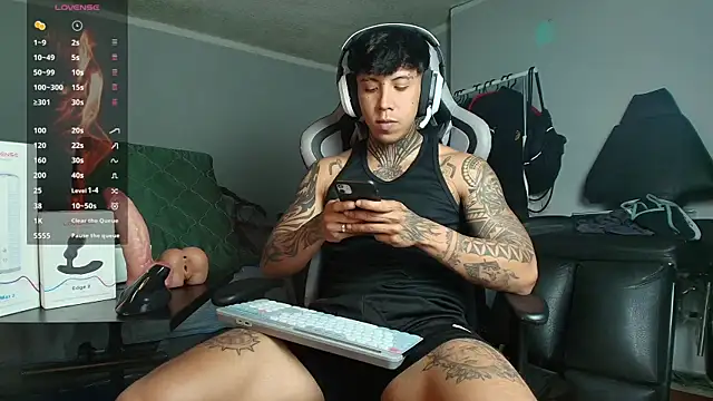 Nickhot0609 online show from September 2025 11:40:01 PM