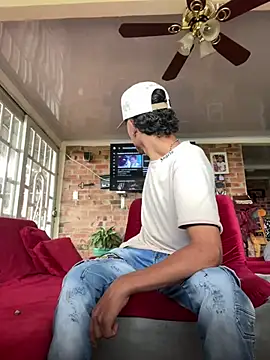 Snapshot of Edward_Milleer chatting on December 2024 02:16:02 PM Edward Milleer online show from December 2024 02:16:02 PM