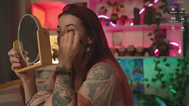 Snapshot of Charmings_054 chatting on February 2025 05:28:01 PM Charmings 054 online show from February 2025 05:28:01 PM