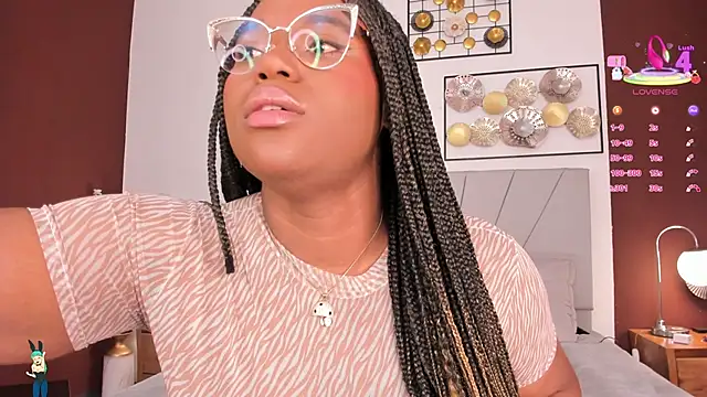 Snapshot of Makena_gh chatting on November 2025 04:13:02 AM Makena gh online show from November 2025 04:13:02 AM