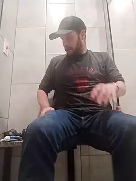 Snapshot of axelongshaft69 chatting on December 2024 06:16:01 PM axelongshaft69 online show from December 2024 06:16:01 PM