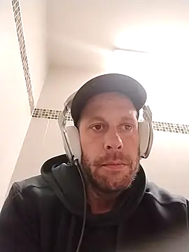 Snapshot of axelongshaft69 chatting on February 2026 03:23:01 PM axelongshaft69 online show from February 2026 03:23:01 PM