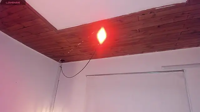 Jhiinny Brownn online show from October 2025 03:28:01 AM