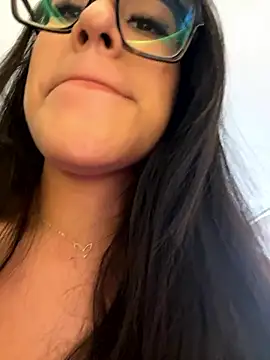 AleFantasy0001 online show from January 2026 04:22:01 PM