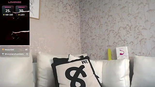 Snapshot of Melodi_Roux chatting on March 2025 04:02:01 PM Melodi Roux online show from March 2025 04:02:01 PM