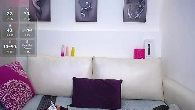 Snapshot of Melodi_Roux chatting on September 2025 12:40:02 PM Melodi Roux online show from September 2025 12:40:02 PM