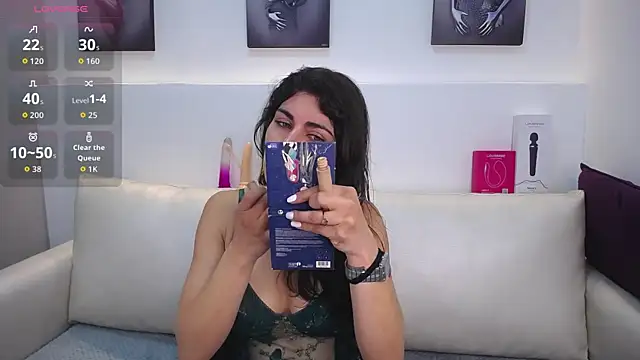 Snapshot of Melodi_Roux chatting on October 2025 01:19:01 PM Melodi Roux online show from October 2025 01:19:01 PM