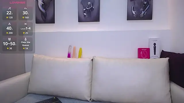 Snapshot of Melodi_Roux chatting on October 2025 12:13:02 PM Melodi Roux online show from October 2025 12:13:02 PM