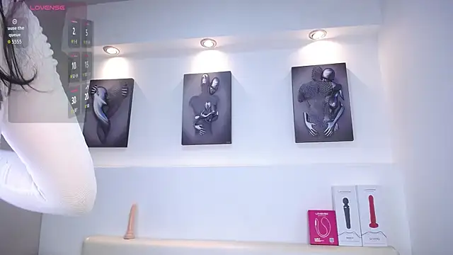 Snapshot of Melodi_Roux chatting on November 2025 01:11:01 PM Melodi Roux online show from November 2025 01:11:01 PM