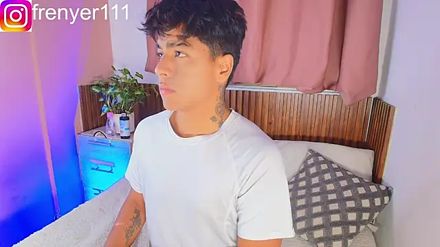 kiing azahell online show from April 2026 03:00:02 AM