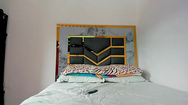 Snapshot of MattDevon chatting on October 2025 07:14:02 PM MattDevon online show from October 2025 07:14:02 PM