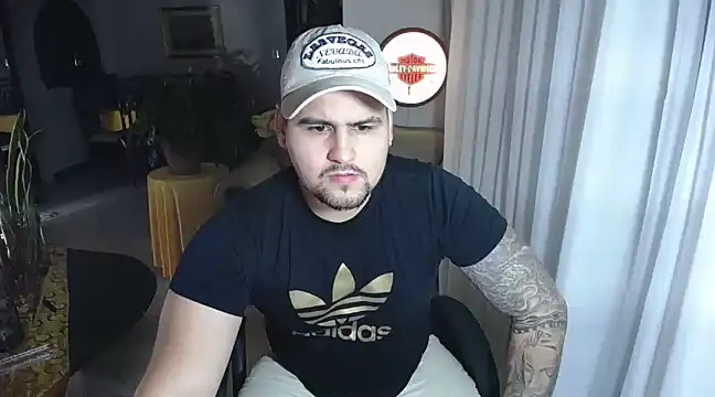 Snapshot of pitbullveryhot chatting on February 2025 03:34:02 AM pitbullveryhot online show from February 2025 03:34:02 AM