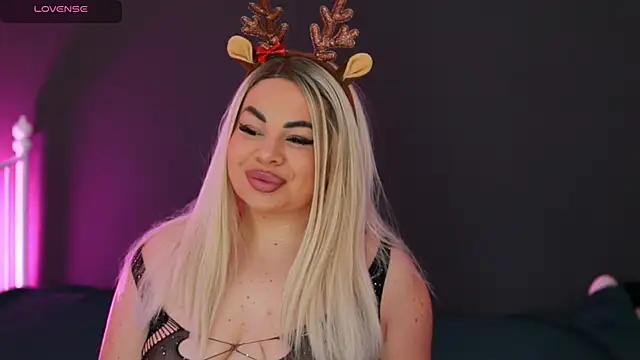 MissLilaa online show from December 2024 05:58:02 PM