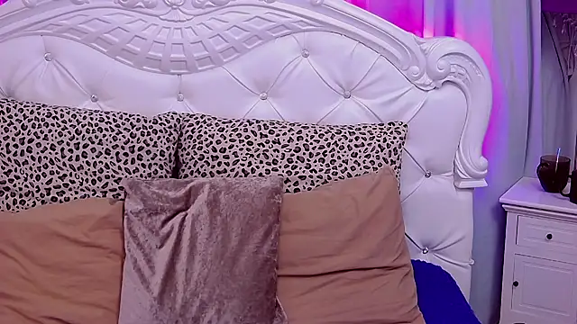 JiaLiss online show from September 2025 03:32:01 AM