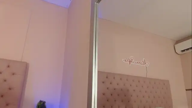 Snapshot of alice_sofia chatting on November 2025 01:28:01 PM alice sofia online show from November 2025 01:28:01 PM