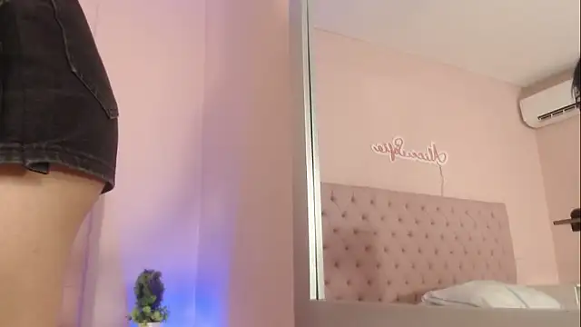 Snapshot of alice_sofia chatting on November 2025 01:44:02 PM alice sofia online show from November 2025 01:44:02 PM