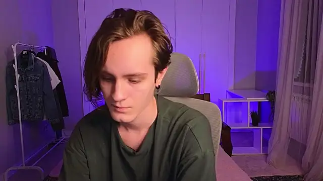 Snapshot of nikompell chatting on February 2025 04:47:01 AM nikompell online show from February 2025 04:47:01 AM