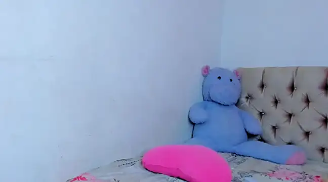 Snapshot of StassieBell chatting on January 2025 05:37:02 PM StassieBell online show from January 2025 05:37:02 PM