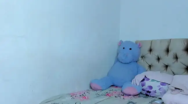 Snapshot of StassieBell chatting on February 2025 06:58:02 AM StassieBell online show from February 2025 06:58:02 AM