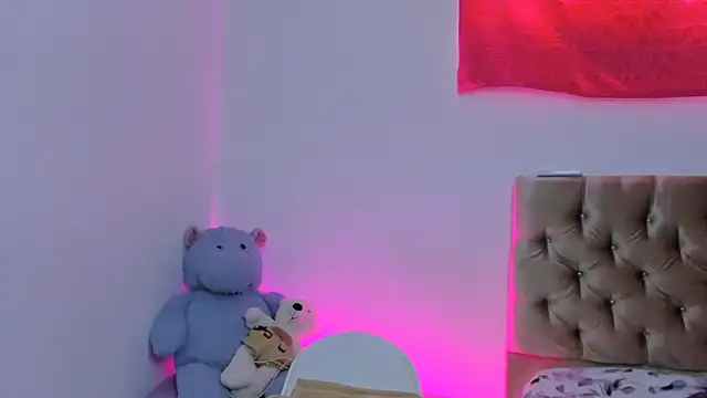 Snapshot of StassieBell chatting on March 2025 05:29:01 PM StassieBell online show from March 2025 05:29:01 PM