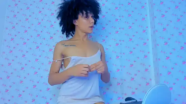 Snapshot of StassieBell chatting on September 2025 03:35:02 PM StassieBell online show from September 2025 03:35:02 PM