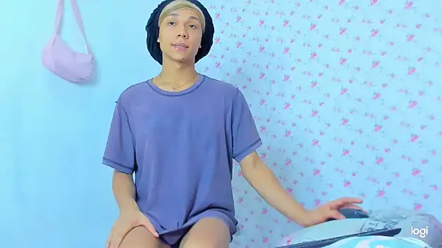 Snapshot of StassieBell chatting on October 2025 07:48:01 PM StassieBell online show from October 2025 07:48:01 PM