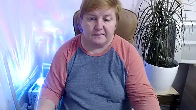 Snapshot of Limonka-Fire chatting on December 2024 08:55:01 PM Limonka-Fire online show from December 2024 08:55:01 PM