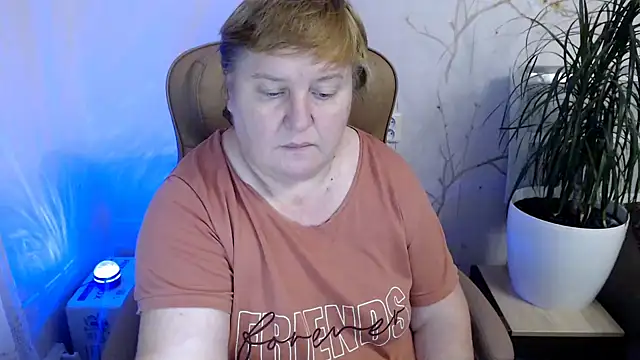 Snapshot of Limonka-Fire chatting on December 2024 05:33:01 PM Limonka-Fire online show from December 2024 05:33:01 PM