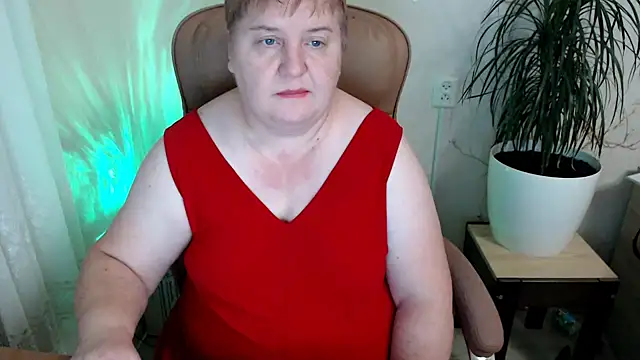 Snapshot of Limonka-Fire chatting on December 2024 07:33:01 PM Limonka-Fire online show from December 2024 07:33:01 PM