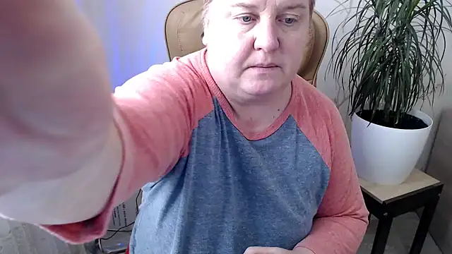 Snapshot of Limonka-Fire chatting on December 2024 10:53:02 AM Limonka-Fire online show from December 2024 10:53:02 AM