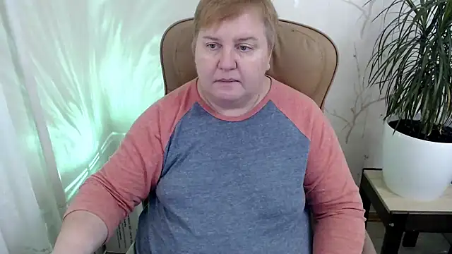 Snapshot of Limonka-Fire chatting on January 2025 01:15:01 PM Limonka-Fire online show from January 2025 01:15:01 PM