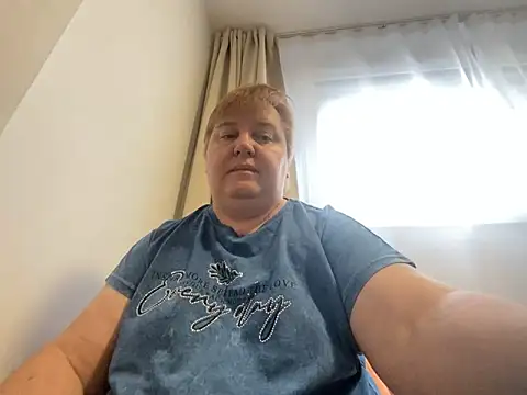 Snapshot of Limonka-Fire chatting on February 2025 09:26:02 AM Limonka-Fire online show from February 2025 09:26:02 AM