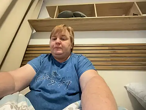 Snapshot of Limonka-Fire chatting on February 2025 03:30:02 PM Limonka-Fire online show from February 2025 03:30:02 PM