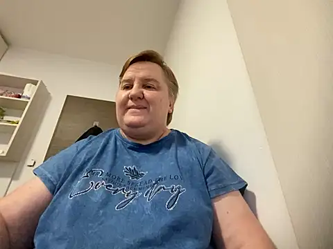 Snapshot of Limonka-Fire chatting on February 2025 04:14:02 PM Limonka-Fire online show from February 2025 04:14:02 PM