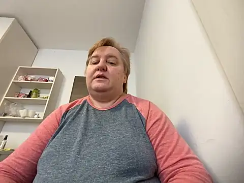 Snapshot of Limonka-Fire chatting on February 2025 09:20:02 AM Limonka-Fire online show from February 2025 09:20:02 AM