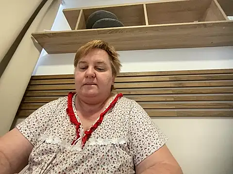 Snapshot of Limonka-Fire chatting on February 2025 01:27:01 PM Limonka-Fire online show from February 2025 01:27:01 PM