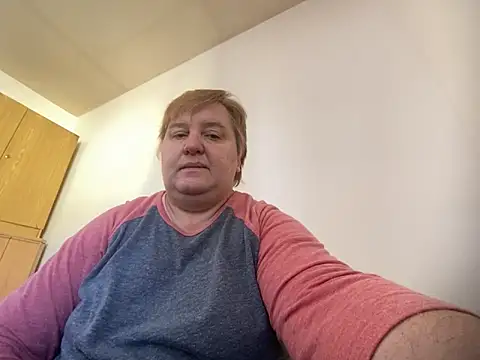 Snapshot of Limonka-Fire chatting on February 2025 11:33:01 AM Limonka-Fire online show from February 2025 11:33:01 AM