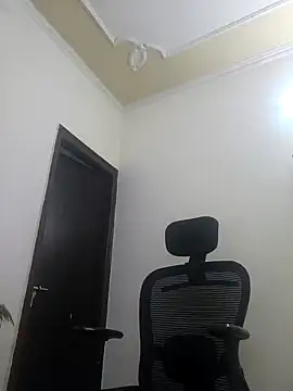 Snapshot of Archi-07 chatting on March 2025 05:49:02 PM Archi-07 online show from March 2025 05:49:02 PM