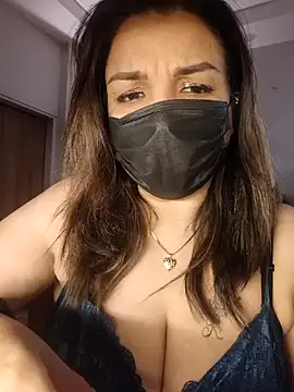 Snapshot of Archi-07 chatting on November 2025 06:23:02 PM Archi-07 online show from November 2025 06:23:02 PM