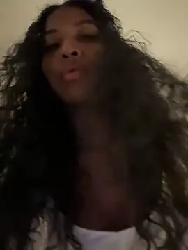 Snapshot of IamCrystal2 chatting on December 2024 05:10:01 PM IamCrystal2 online show from December 2024 05:10:01 PM