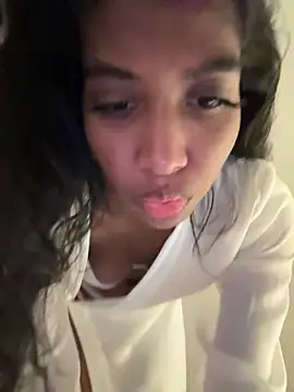 Snapshot of IamCrystal2 chatting on December 2024 02:25:02 AM IamCrystal2 online show from December 2024 02:25:02 AM