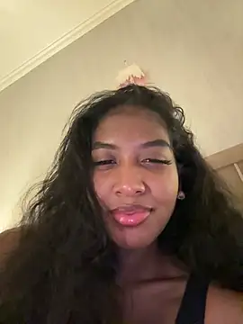 Snapshot of IamCrystal2 chatting on December 2024 11:07:02 PM IamCrystal2 online show from December 2024 11:07:02 PM