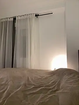 Snapshot of IamCrystal2 chatting on November 2025 12:32:01 AM IamCrystal2 online show from November 2025 12:32:01 AM