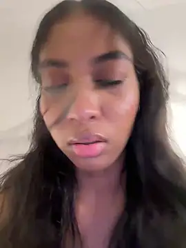 IamCrystal2 online show from April 2026 04:46:01 AM