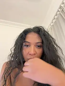 IamCrystal2 online show from May 2026 11:01:04 PM