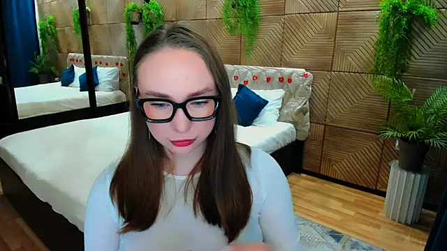 Snapshot of TrueReincarnation chatting on April 2026 04:11:01 PM TrueReincarnation online show from April 2026 04:11:01 PM